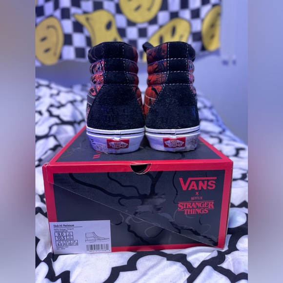 STRANGER THINGS X VANS SK8 LE - Picture 3 of 4